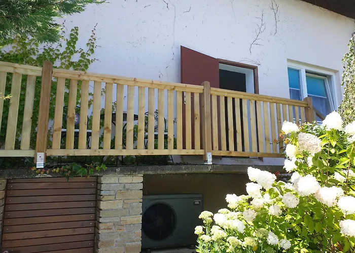 Ferienwohnung Mit Pool An Der Apfelstrasse