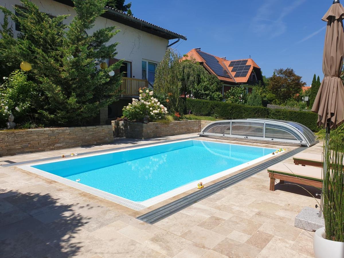 Mit Pool An Der Apfelstrasse Puch bei Weiz