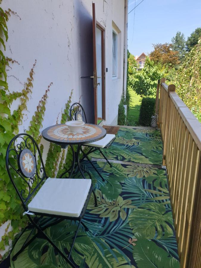 Apartment Mit Pool An Der Apfelstrasse Puch bei Weiz