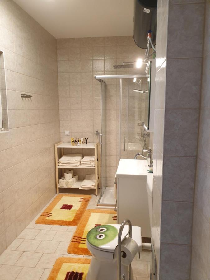 Apartment Mit Pool An Der Apfelstrasse